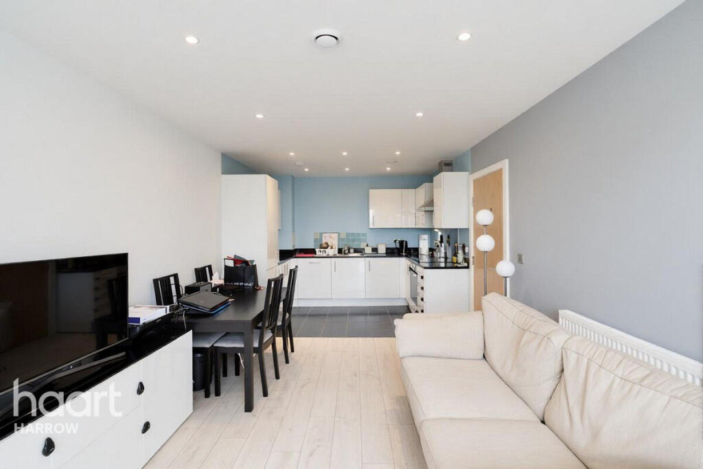 Apartment in Harrow - More