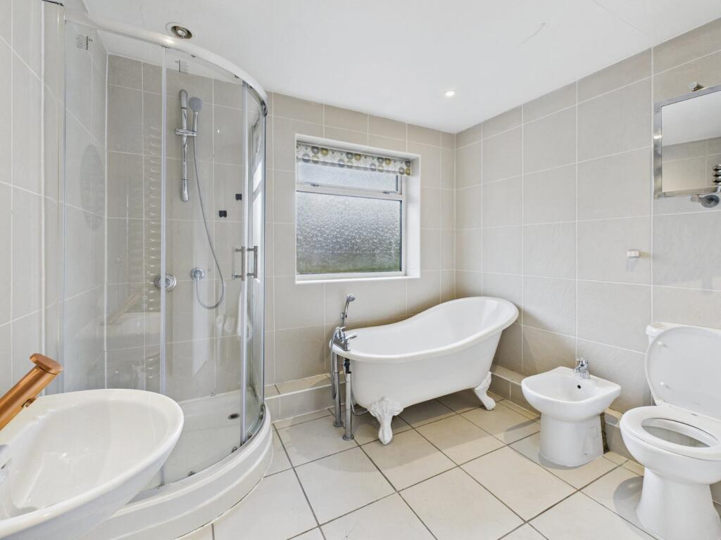 House in Buckinghamshire, Wooburn - More