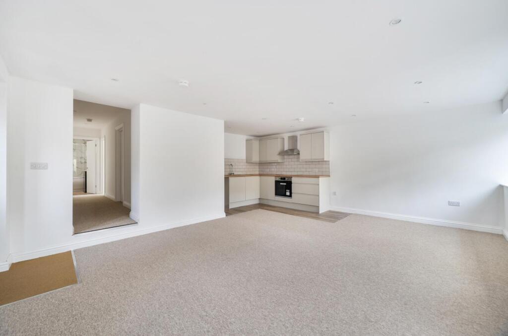 Apartment in Dorchester - View 3