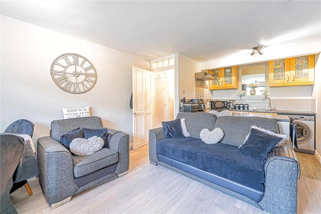Rushbury Court, 125 Station Road, Hampton, TW12 photo 3