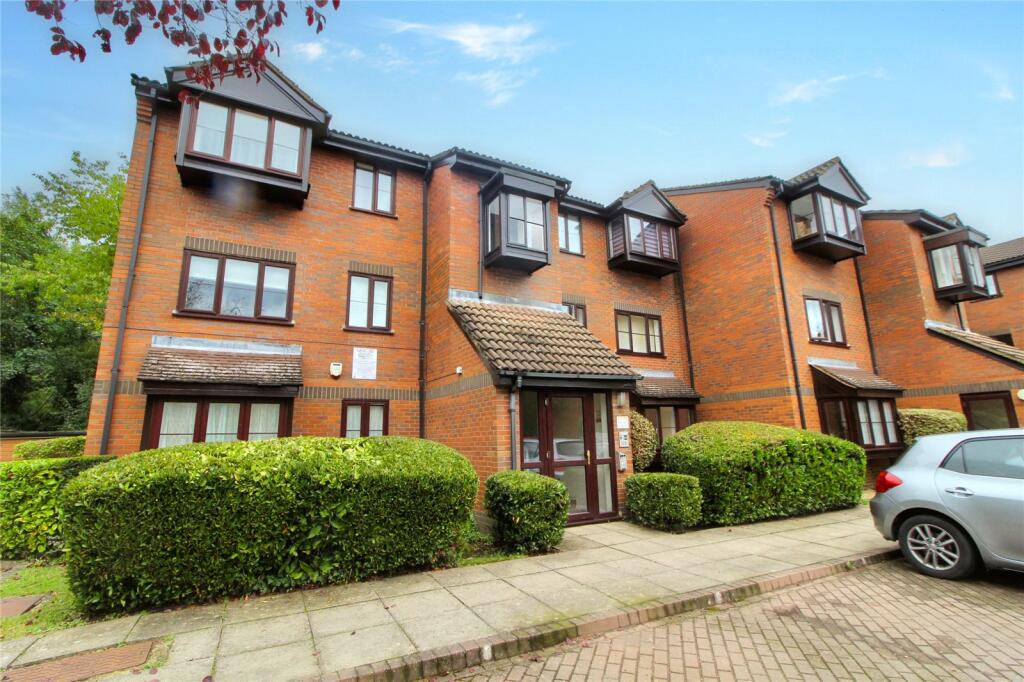 Main image of property: Gladbeck Way, Enfield, Middlesex, EN2