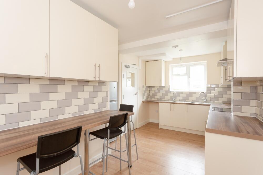 House in London - View 2