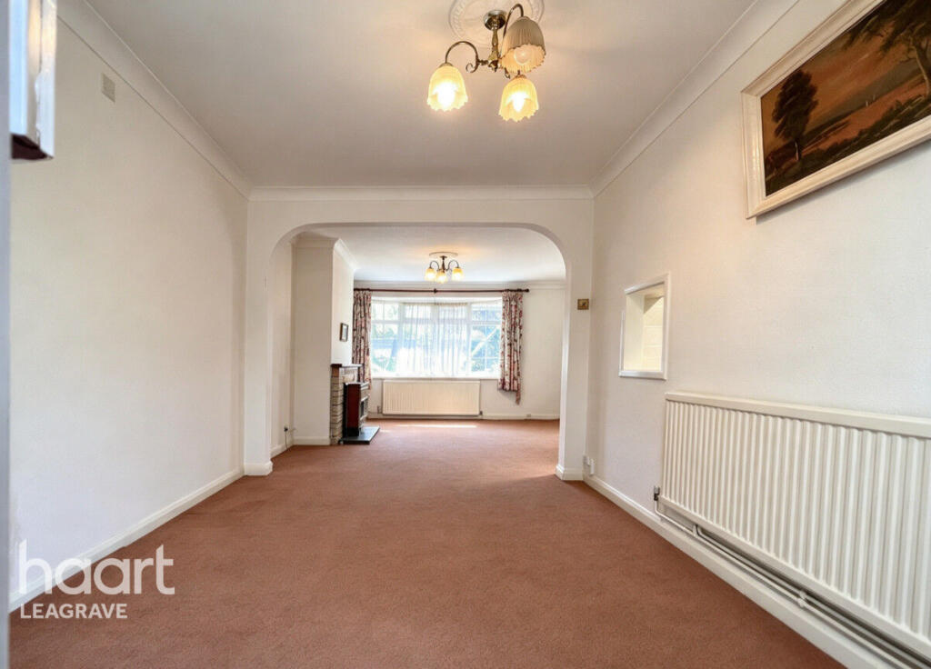 House in Luton - View 5