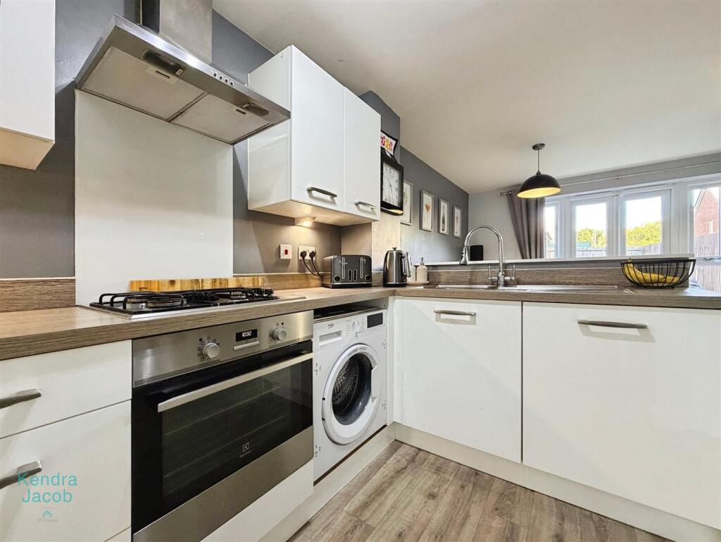 Harlequin Drive, Worksop photo 4