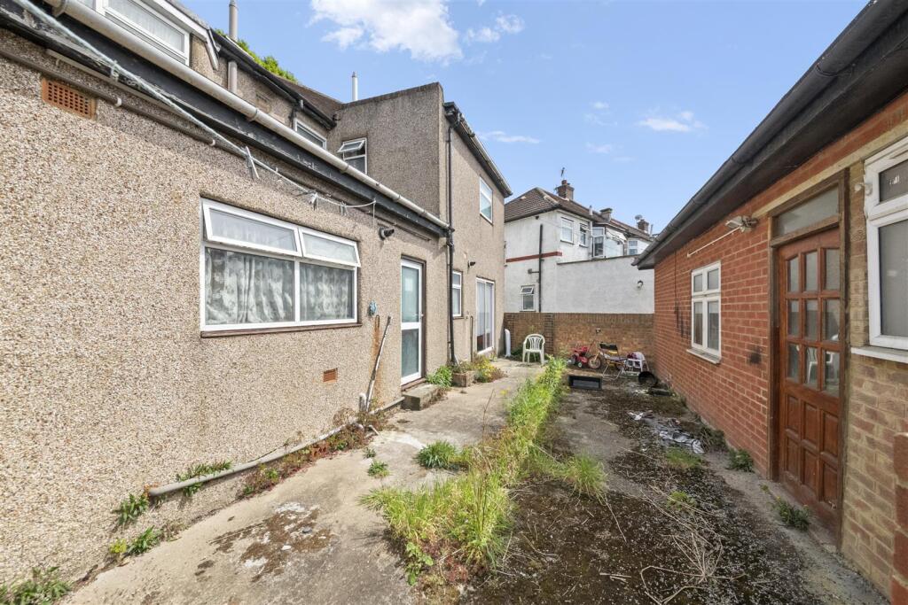 House in London - View 5