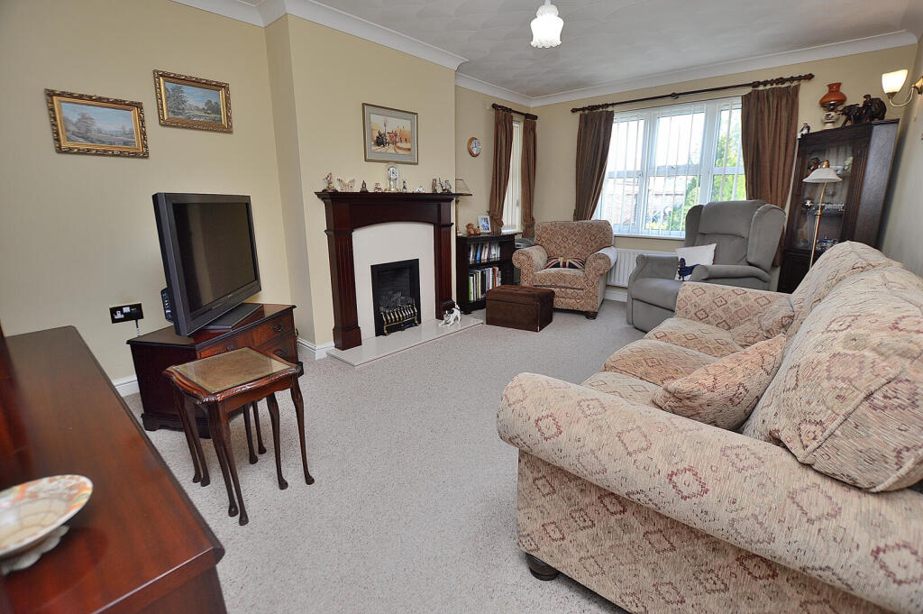 House in East Lindsey, Viking Estate, Woodhall Spa - View 3
