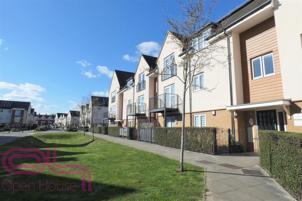 2-bed apartment on Albacore Way, Hayes, £315,000