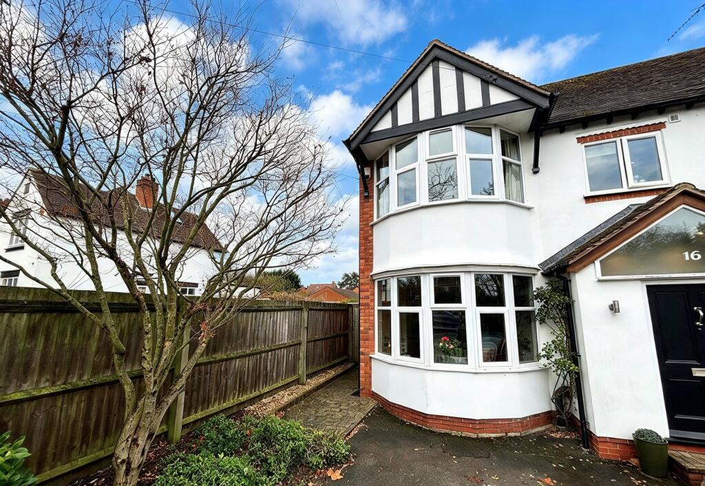 Main image of property: Banbury Road, Stratford Upon Avon, CV37 7HZ