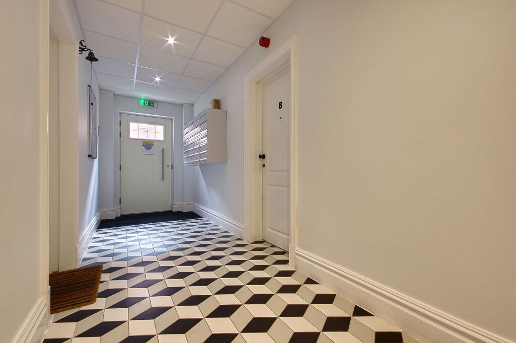 Apartment in Bournemouth, Springbourne - View 4