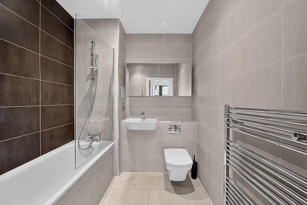 Apartment in London - More