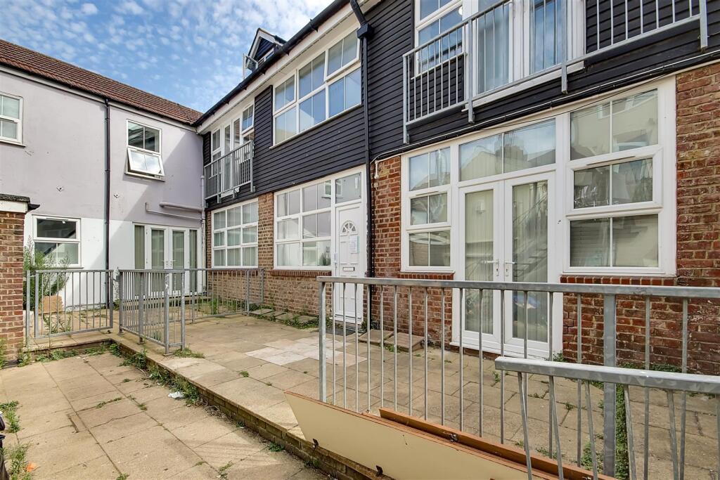 Main image of property: North Street (Flat 7), Worthing