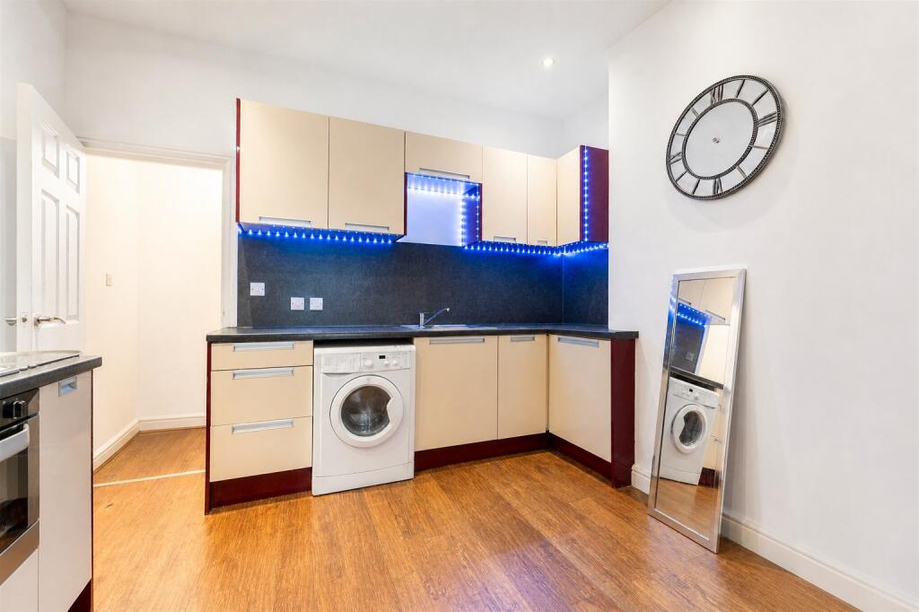 House in Birmingham, Selly Park - View 5