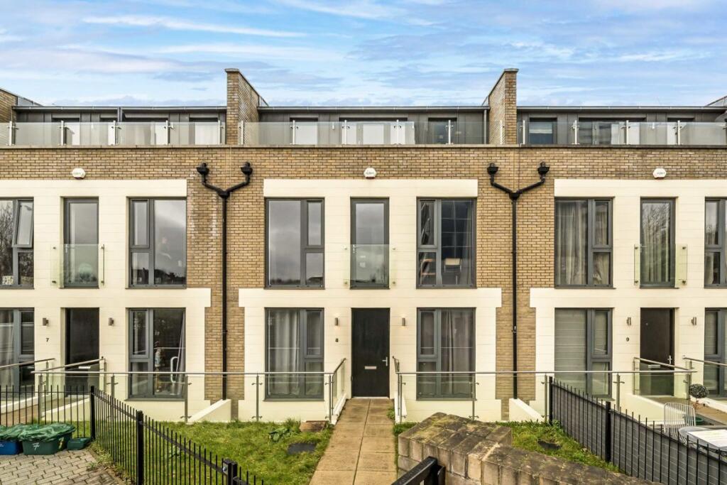 Main image of property: Gunnersbury Mews, Chiswick