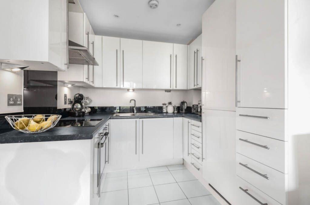 Apartment in London - View 3