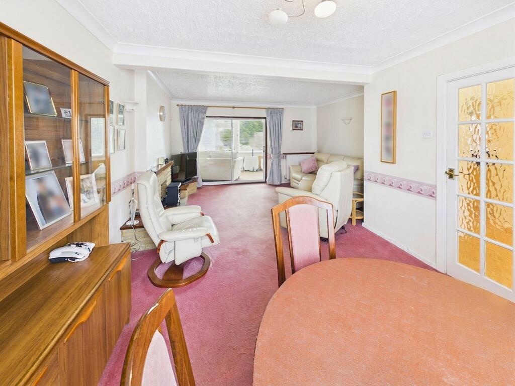 Coombe Drive, Ruislip, HA4 photo 4