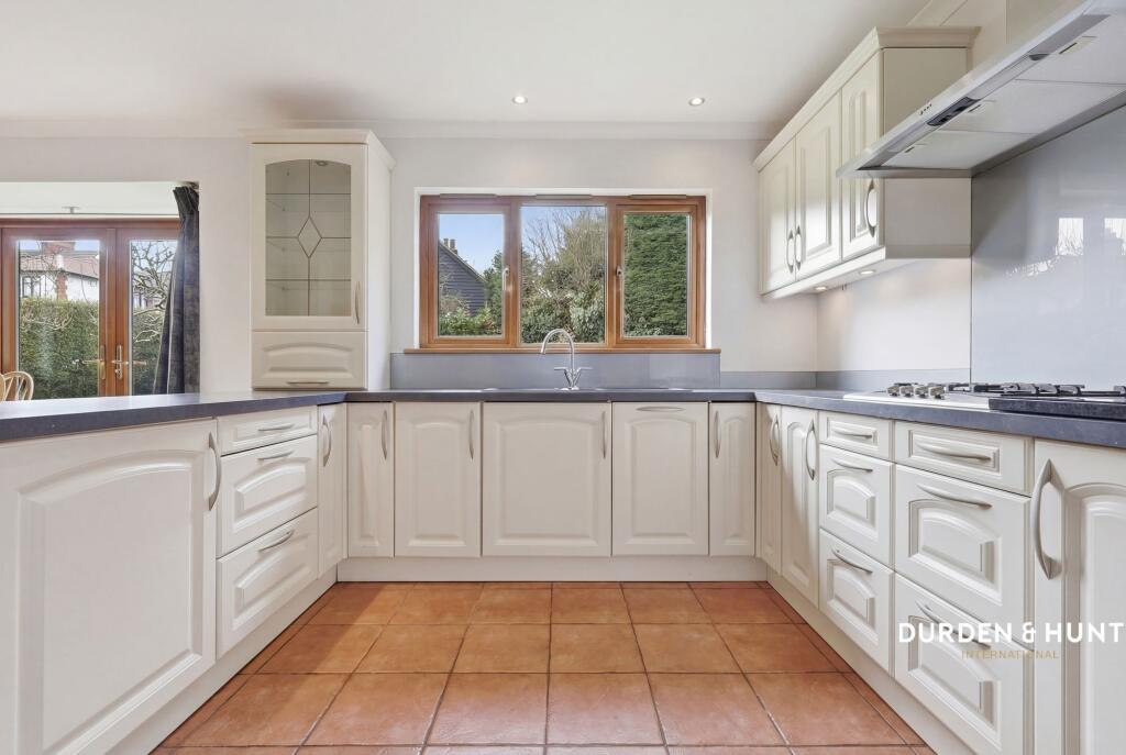 House in Epping Forest, Marden Ash, Ongar - View 4