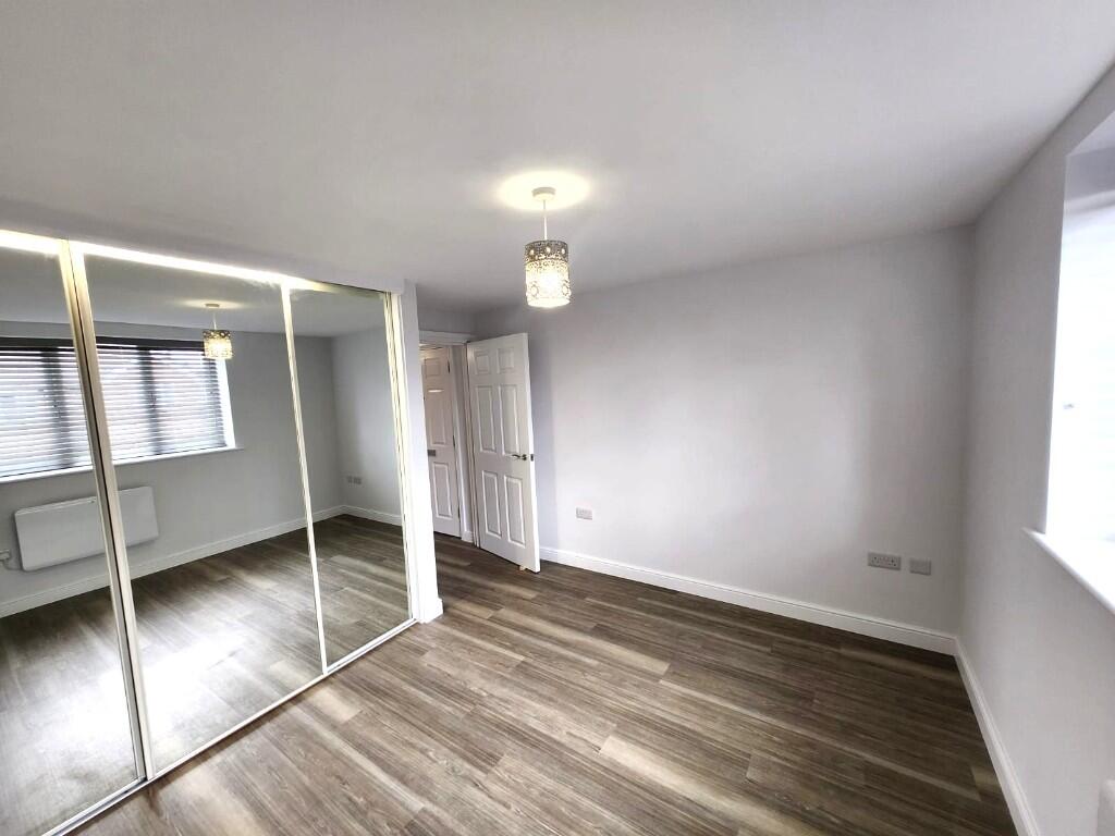 Apartment in St Albans - More