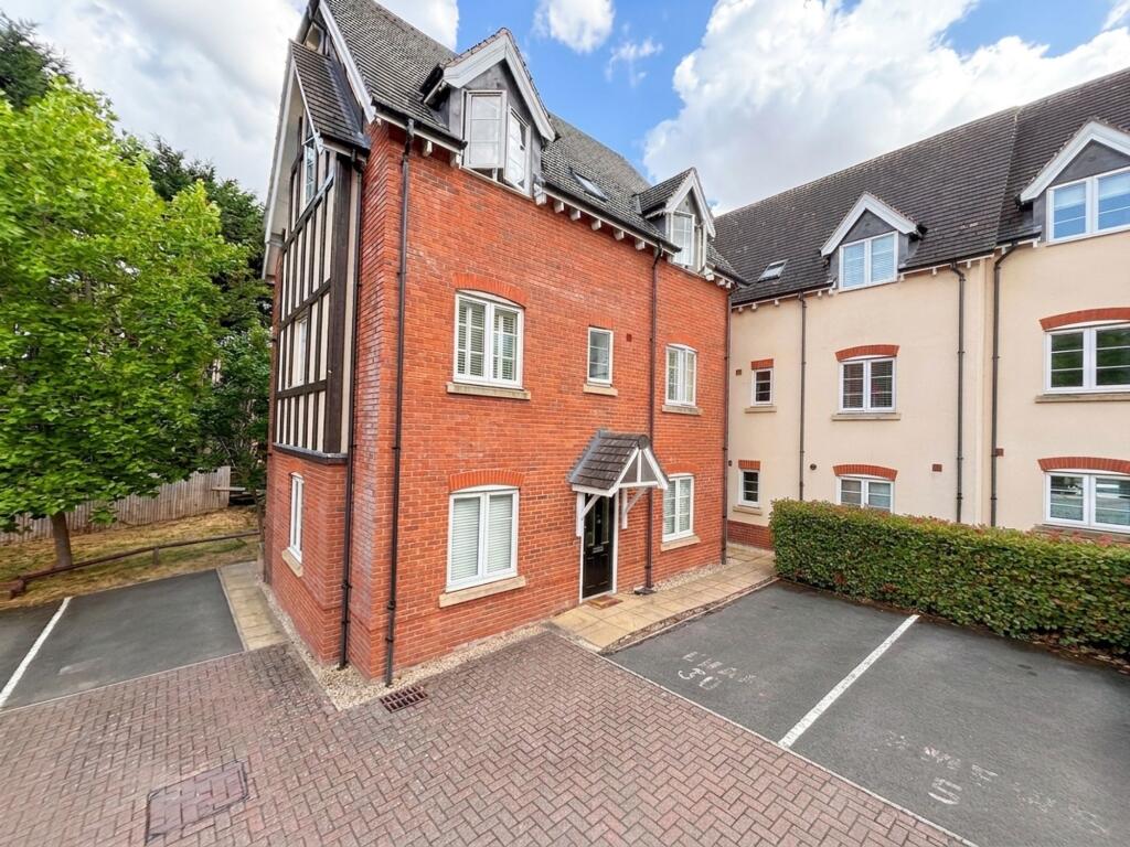Main image of property: Laneham Place, Kenilworth, CV8