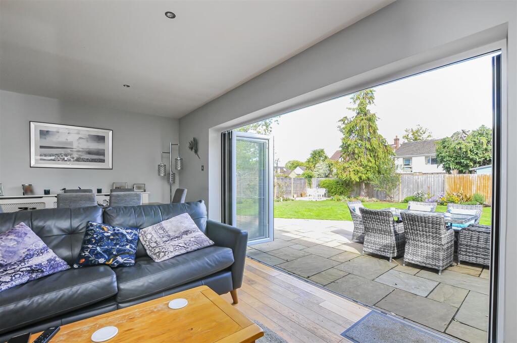 Additional image 3 of Oakwood Road, Bricket Wood, St. Albans