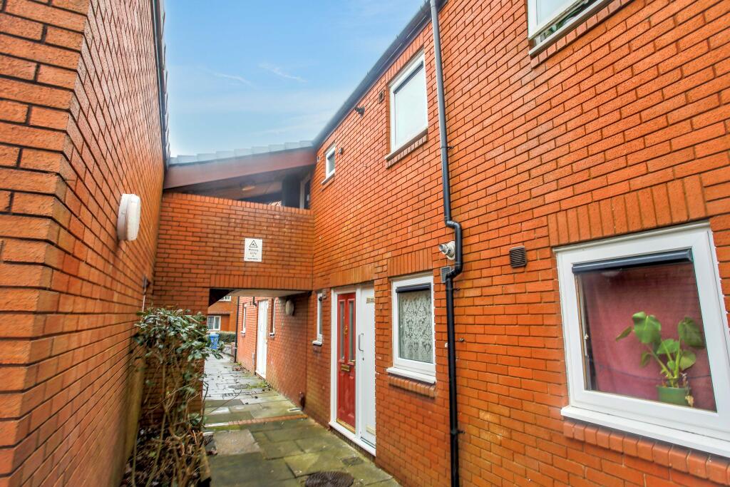 Main image of property: 7 Fell View, Chorley, Lancashire, PR6 0NT