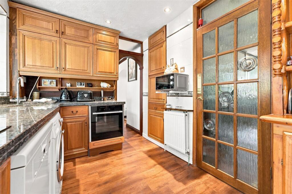 House in Bristol, Goosegreen, Frampton Cotterell - More