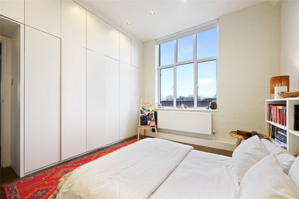 Apartment in London - More