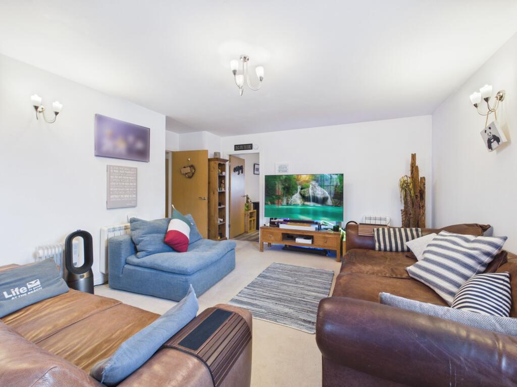 Apartment in Newport, Abergavenny - View 2