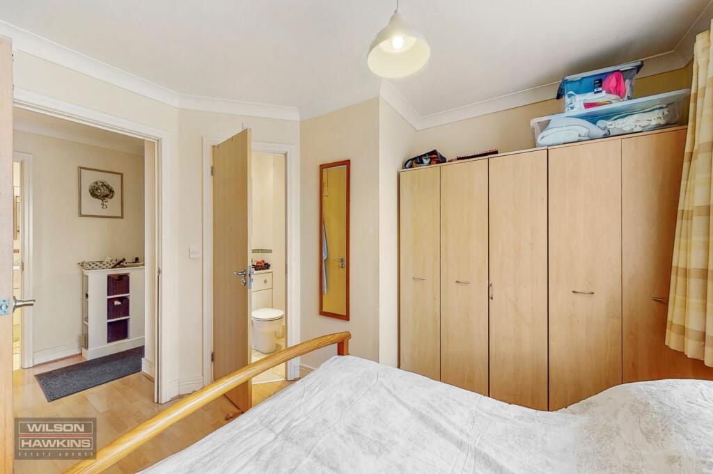Apartment in Harrow - More