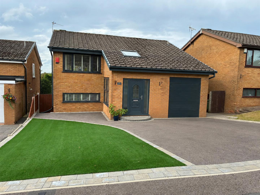 Main image of property: Oakcroft, Stalybridge