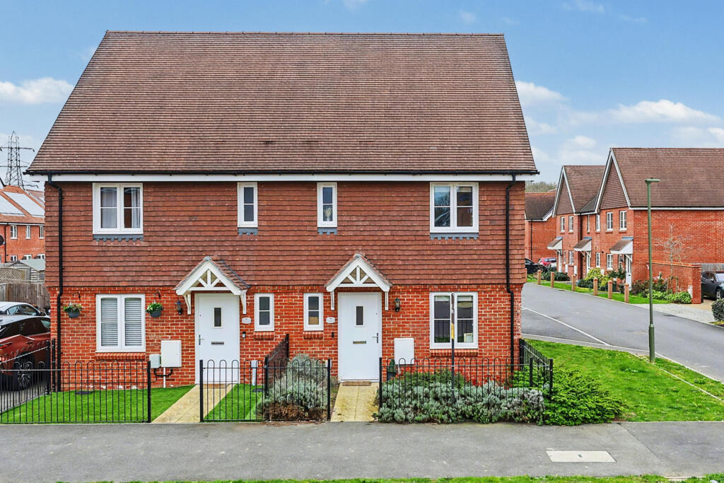 Main image of property: Hoadley Road, Horley, Surrey, RH6