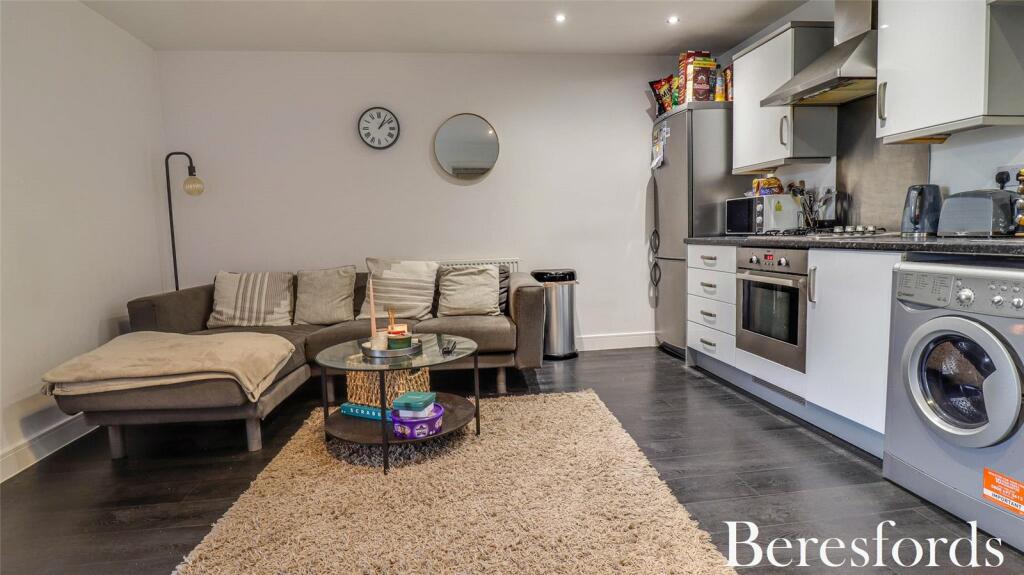 St. James Road, Brentwood, CM14 photo 3