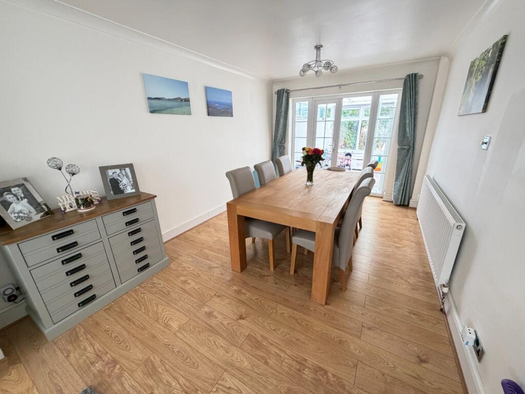 House in Dunstable, Central Bedfordshire - View 3