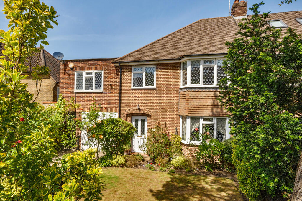 Main image of property: Buckingham Avenue, Whetstone, N20