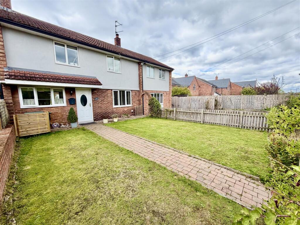 3-bed semi-detached on Queensford, Worthenbury., £395,000