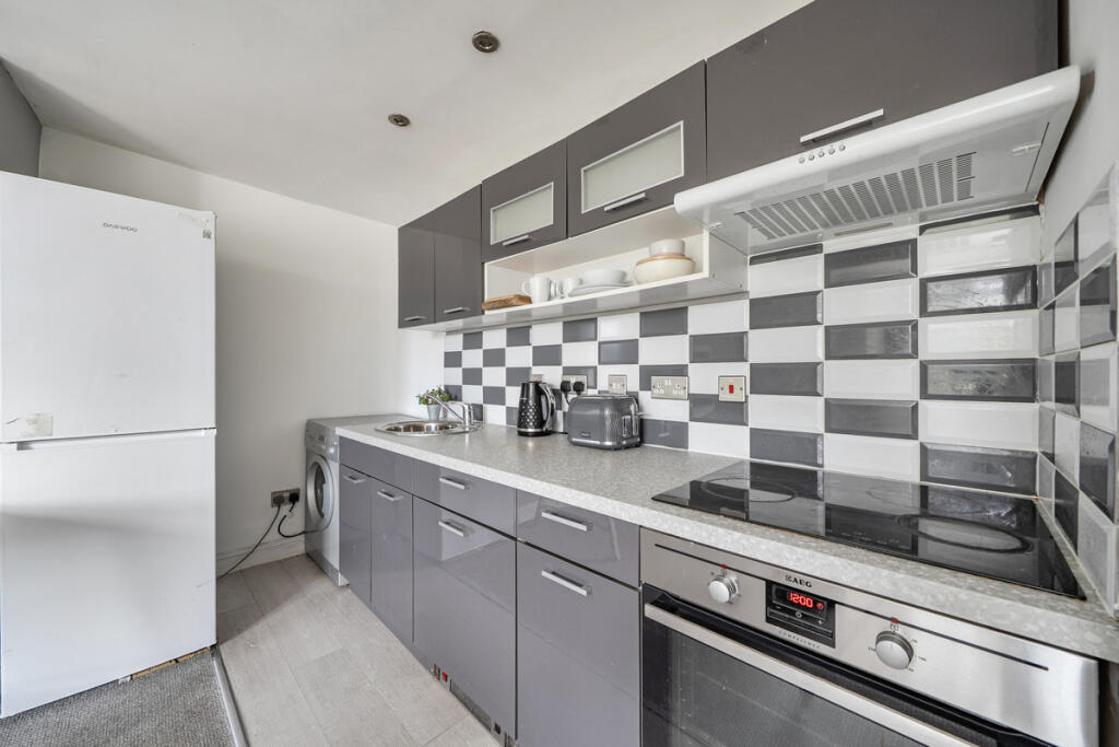 Apartment in Bath, Wincanton - View 3