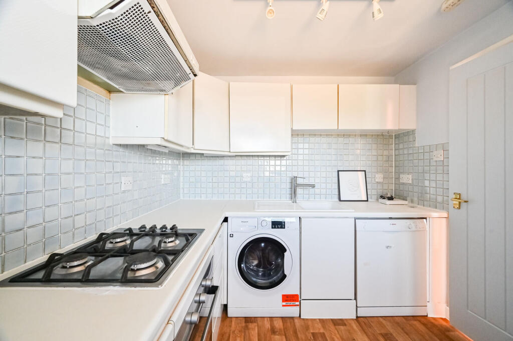 Apartment in London - View 5