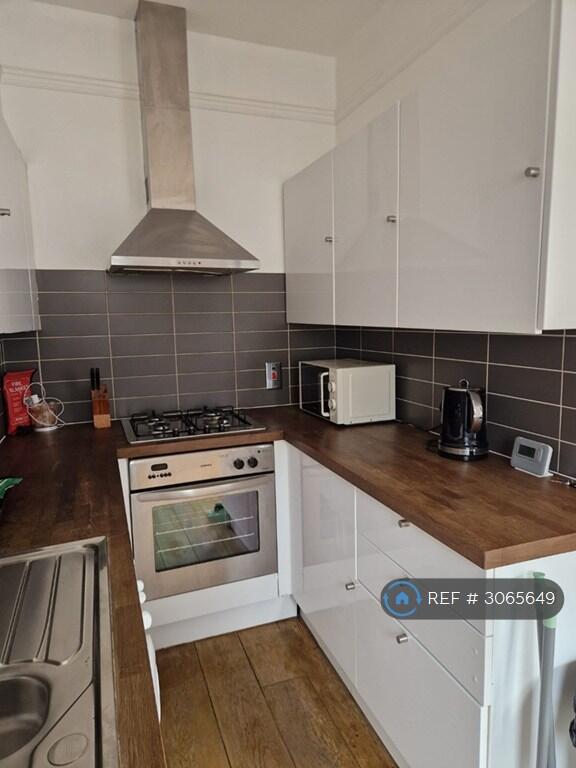 Apartment in Brighton - More