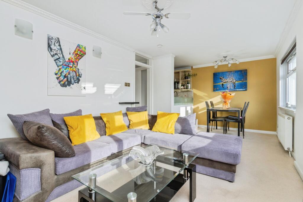Apartment in Torquay - View 3