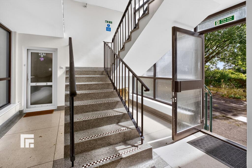 Apartment in Cardiff, Rhiwbina - View 5