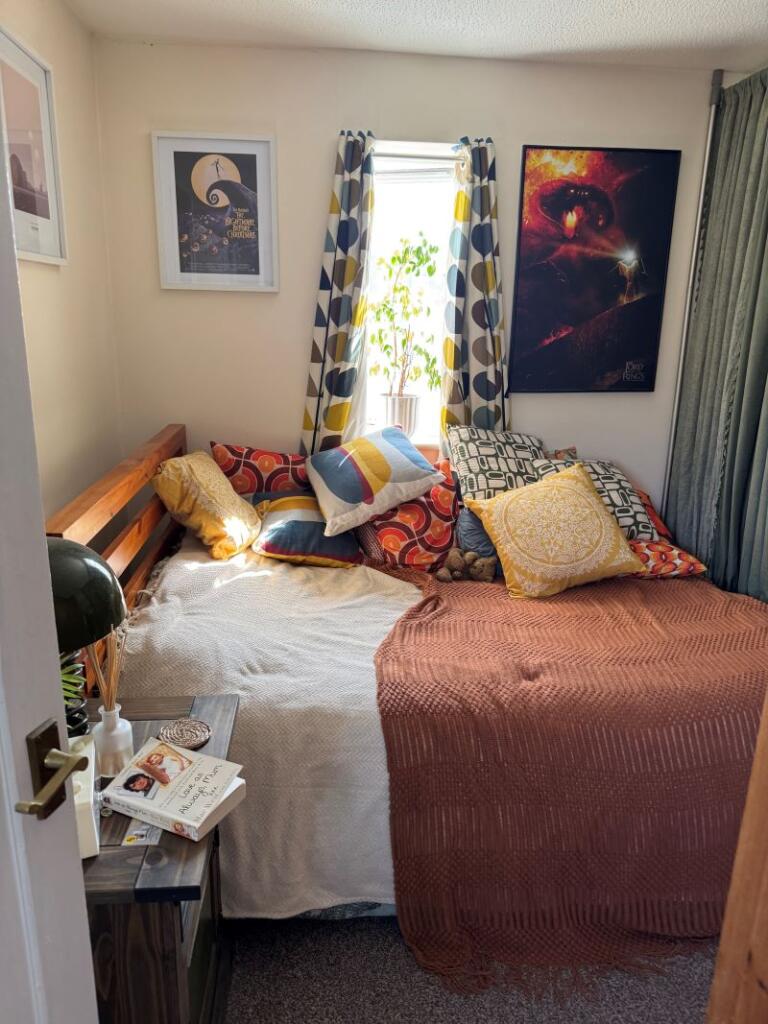 Flat 10 Tiree House, Franklin Avenue, Slough, Berkshire, SL2 1DJ photo 4