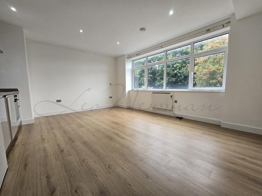 Apartment in Basingstoke and Deane, Basingstoke - View 2