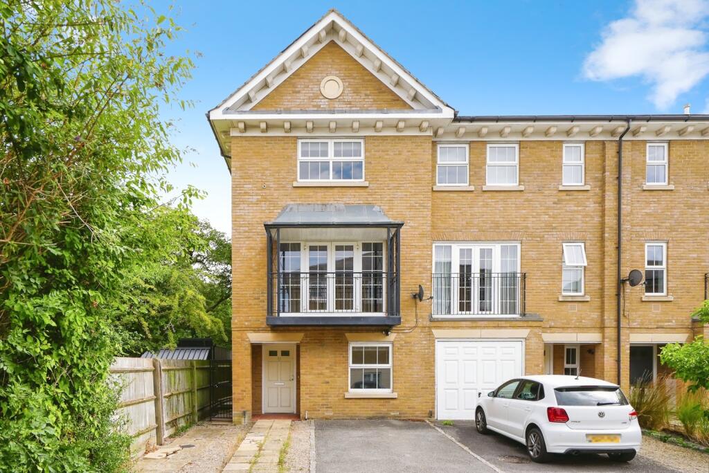 Main image of property: Reliance Way, Oxford, Oxfordshire, OX4