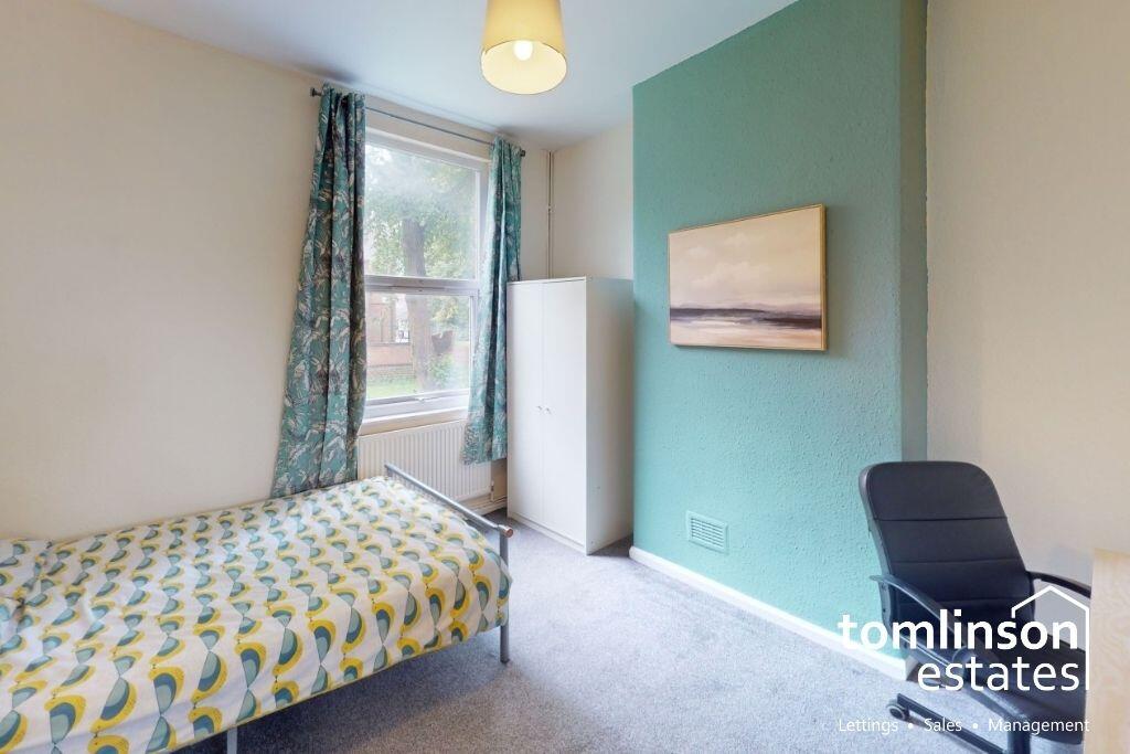 House in Nottingham, Hyson Green - View 4