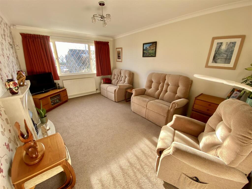 Lady Heton Drive, Mirfield photo 2