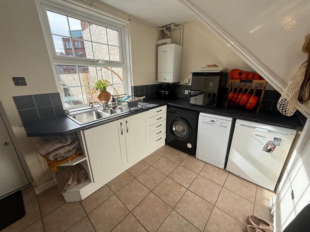 House in Stockport - View 4