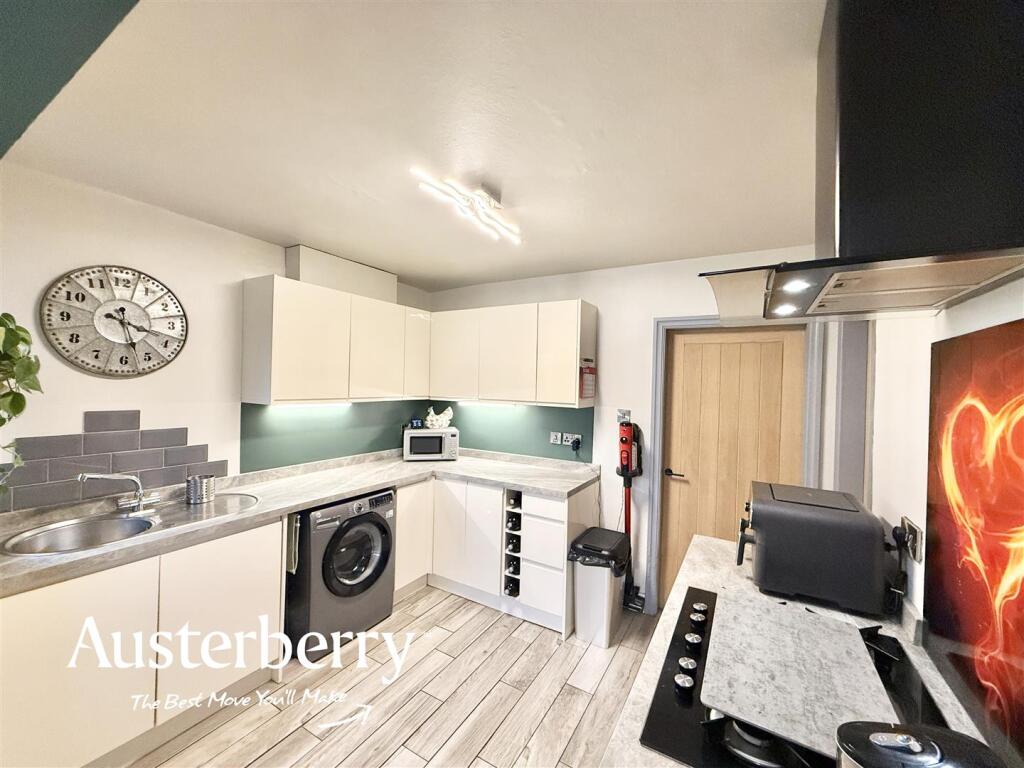House in Stoke-on-Trent - View 5