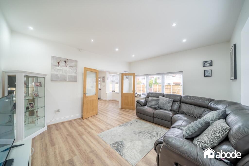 Main image of property: Clinning Road, Southport