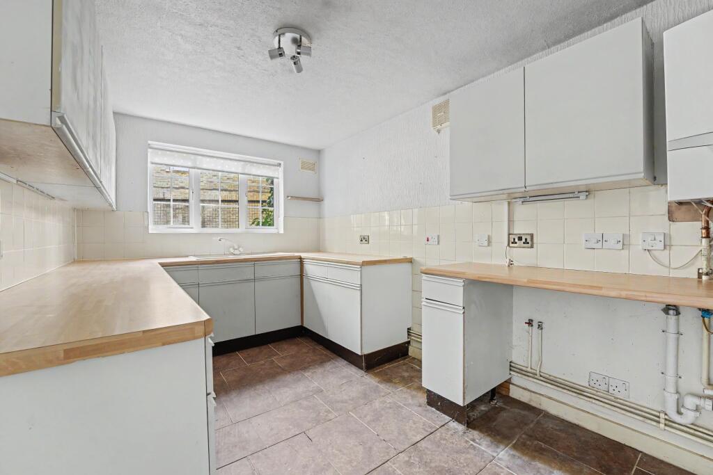 House in London - View 3