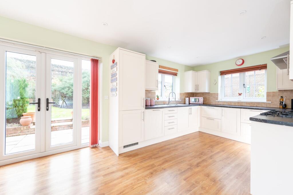 Church Lane, Oving, Aylesbury, Buckinghamshire, HP22 - View 5