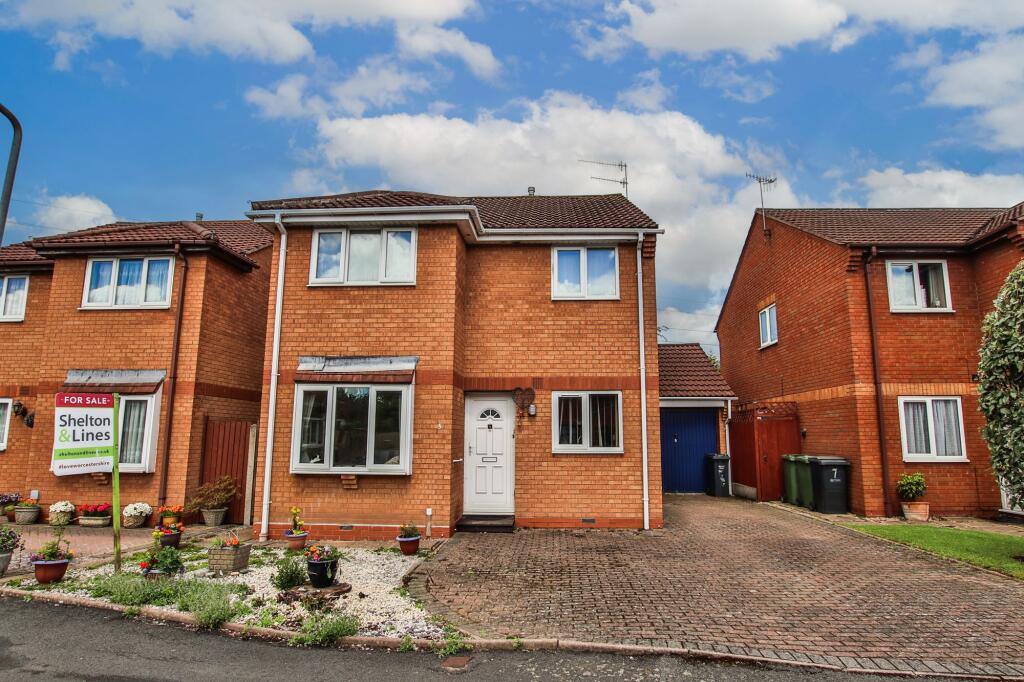 3-bed detached on Grasshopper Avenue, Worcester, WR5, £325,000
